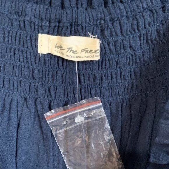 Free People We The Free Navy Smocked Peasant Top Sz XS Boho Cottagecore Festival - Picture 7 of 10